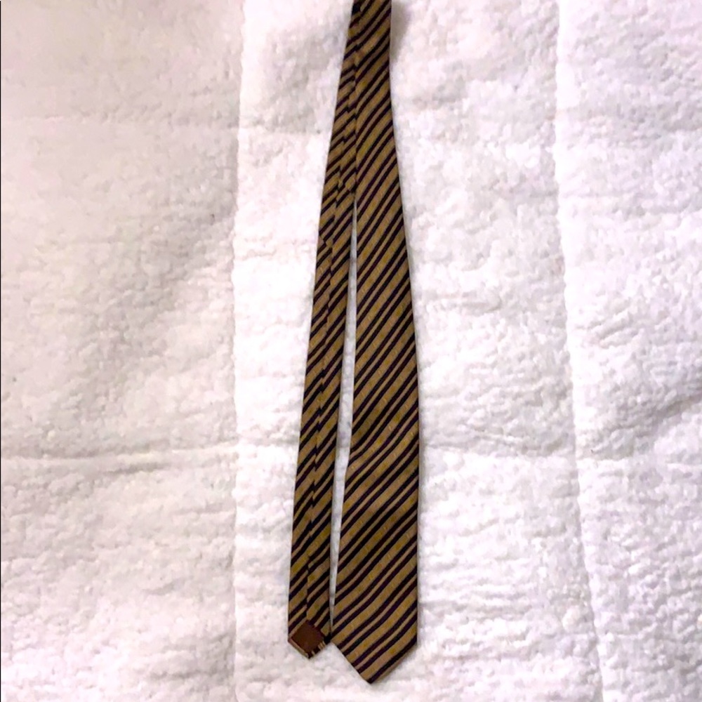 Pure silk Gucci tie.
